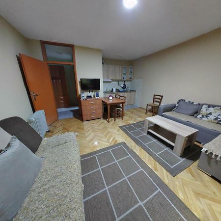 Appartement Malo Brdo à Podgorica Extérieur photo