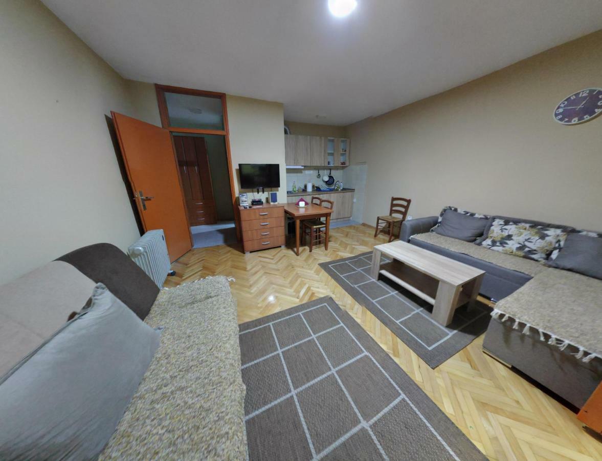 Appartement Malo Brdo à Podgorica Extérieur photo