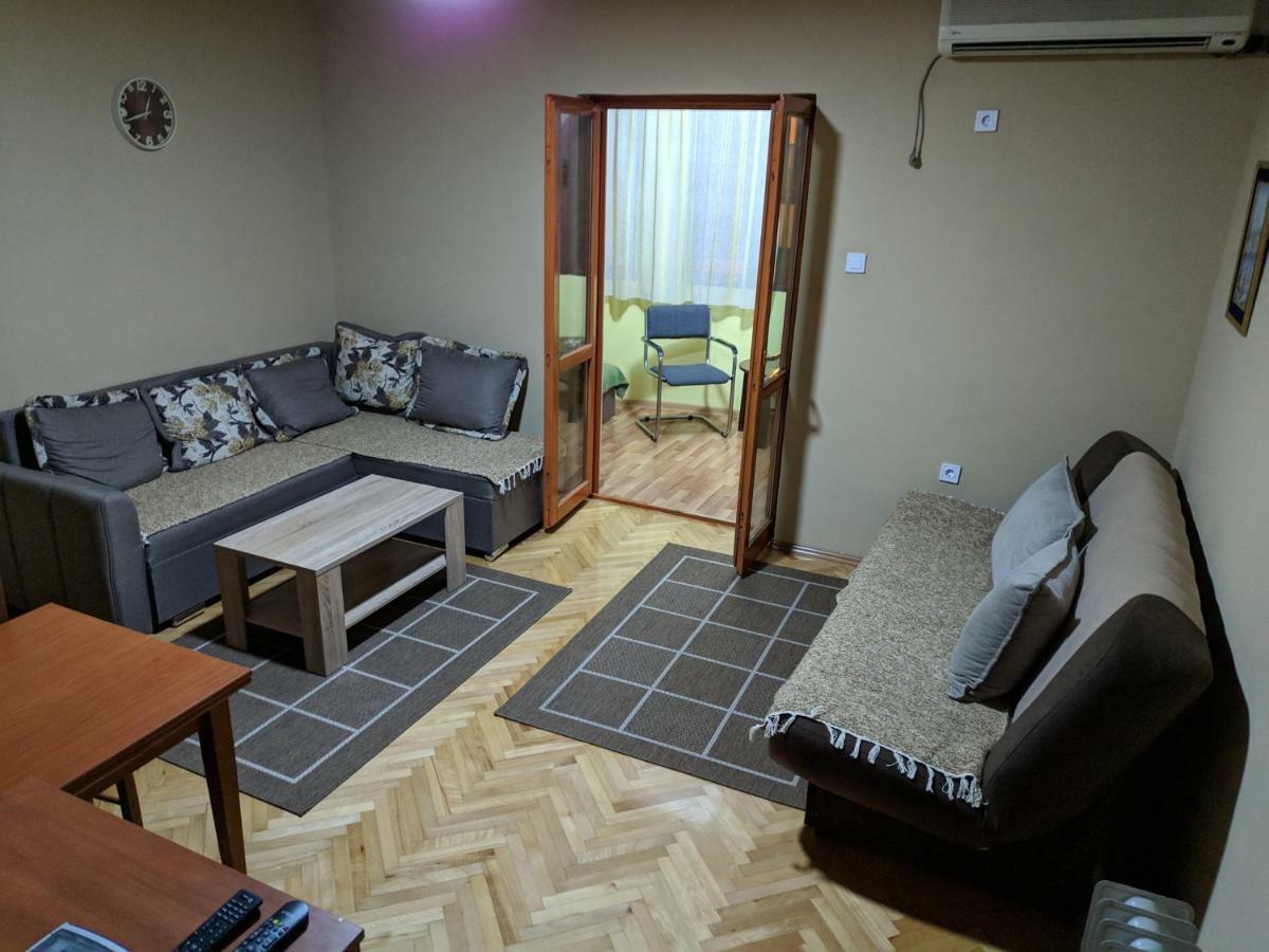 Appartement Malo Brdo à Podgorica Extérieur photo