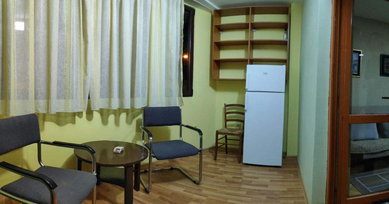 Appartement Malo Brdo à Podgorica Extérieur photo